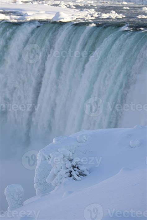 Winter Niagara Falls 5436424 Stock Photo at Vecteezy