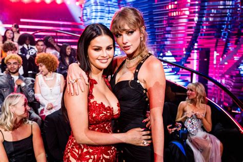 Taylor Swift and her long time friend Selena Gomez share a cute picture ...