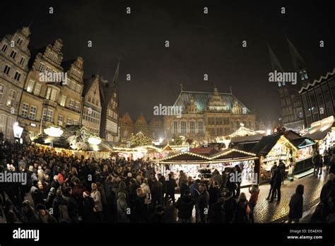 Bremen, Germany, Christmas market on the marketplace of Bremen Stock ...