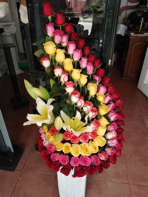 Endearing most adorable fresh flowers arrangements | Flower arrangements, Rose flower ...