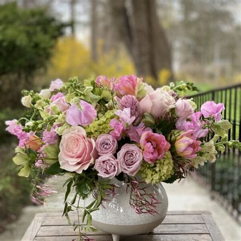 Bedford Village Flower Shoppe | Arrangements and Flower Delivery NY