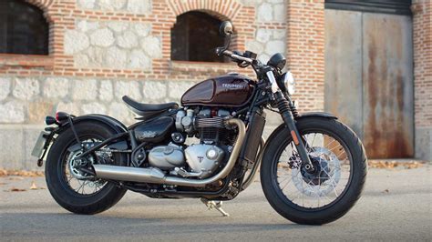 Triumph Bonneville Bobber News and Reviews | RideApart.com