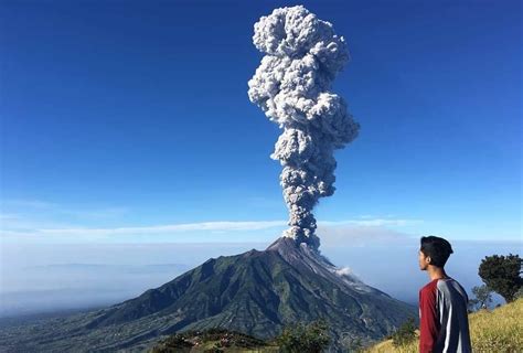 Gunung Slamet Waspada, Jalur Wisata Pendakian Ditutup - Bisniswisata