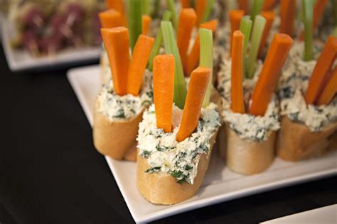 Try a unique presentation on a classic app: Spinach Artichoke Dip in bread boats ;} | Food ...
