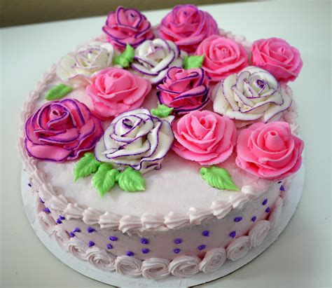 Wilton Cake Decorating Classes | Cake decorating, Cake decorating classes, Cake