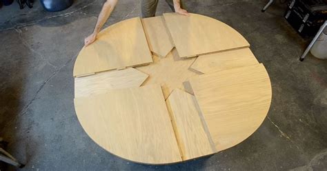 The Mechanics Behind this DIY Wooden Expanding Table are Fascinating ...