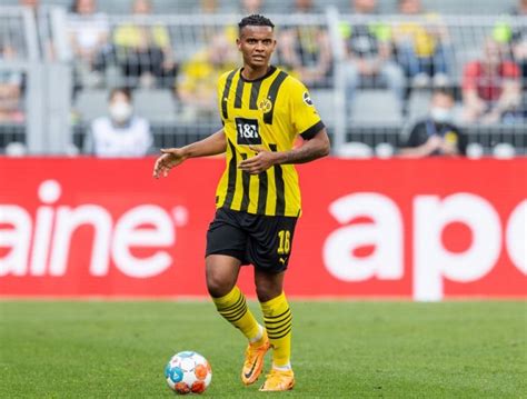 Borussia Dortmund's Manuel Akanji Is Marotta & Ausilio's Number One ...