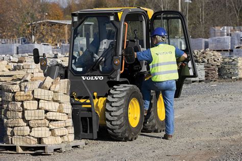 Volvo Skid Steers Summarized — 2018 Spec Guide - Compact Equipment Magazine