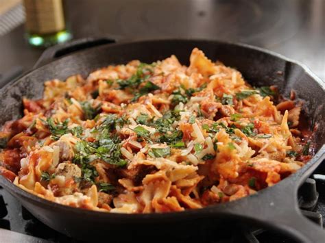 Skillet Chicken Lasagna Recipe | Ree Drummond | Food Network