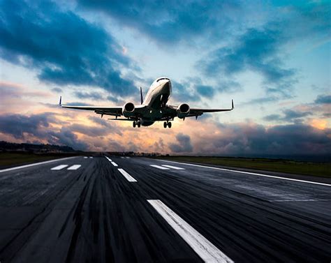 Best Airplane Taking Off Stock Photos, Pictures & Royalty-Free Images - iStock