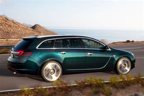 Opel Insignia Sports Tourer images (17 of 17)