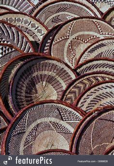 Craft: Hand woven african art baskets African Decor, Weaving Art, Hand Weaving, Bamboo Weaving ...
