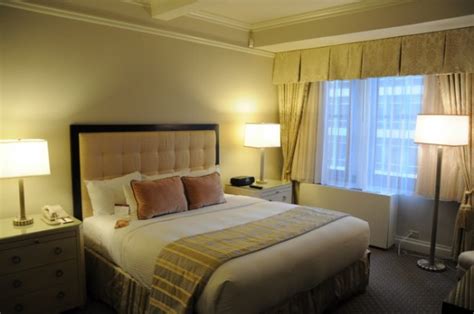 Warwick Hotel in New York: a good plan for its location, quality service and comfort