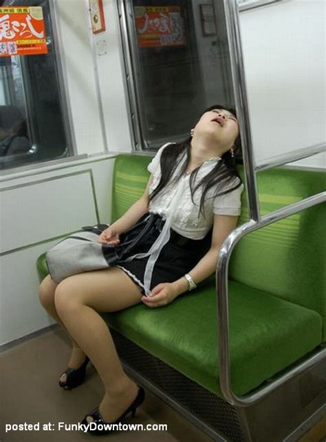 funny sleeping in train... LOL : Japan