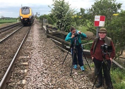 Flying Scotsman trespasser trainspotters hunted by police - BBC News