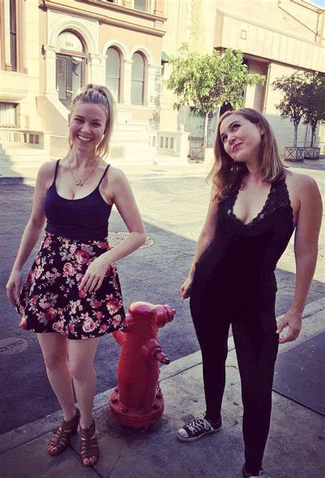 Kelsey Cook and Taylor Tomlinson : r/HotFemaleComedians