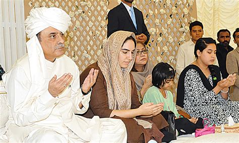 Zardari becomes chieftain of his tribe - Newspaper - DAWN.COM