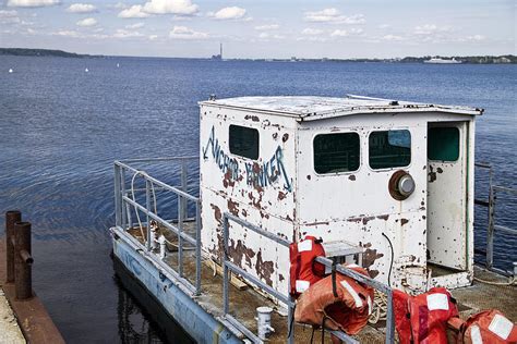 Anchor Yanker Photograph by Joe Gee