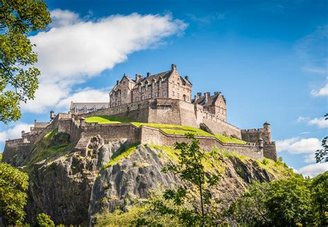 A Short Guide To The 12 Best Scotland Castles | CuddlyNest