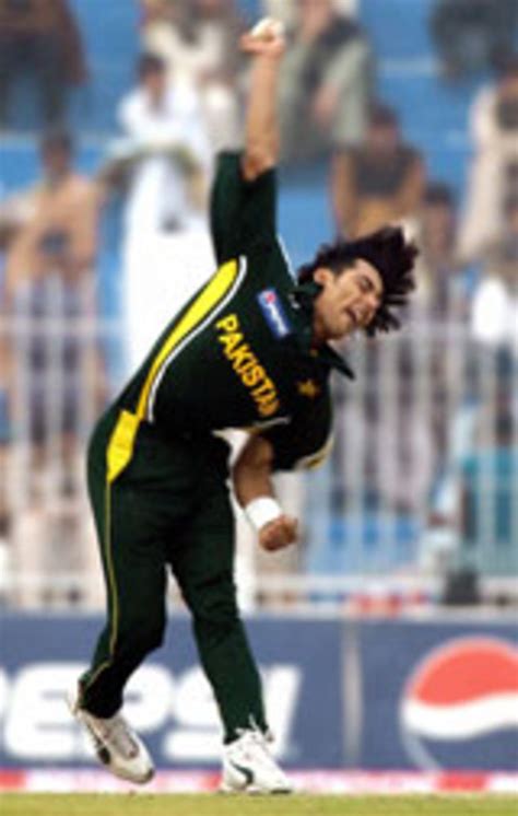 Mohammad Sami bowling | ESPNcricinfo.com