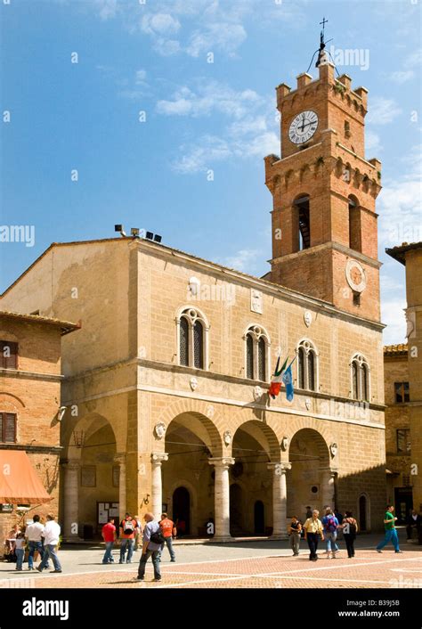 Palazzo Communale in Pienza, Tuscany, Italy Stock Photo - Alamy