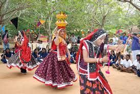 Music and dance in Madhya Pradesh- Phulpati Dance - Holiday Landmark Blog