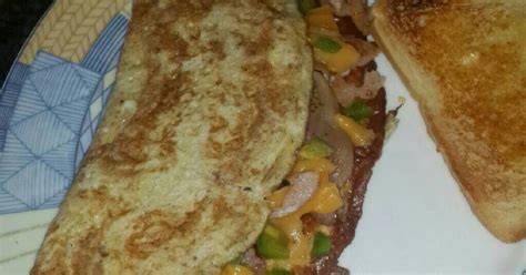 Bacon and cheese omelette Recipe by tshegofatso jood - Cookpad