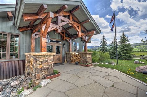 Vista Verde Guest Ranch | Year round dude ranch resort in Clark, CO