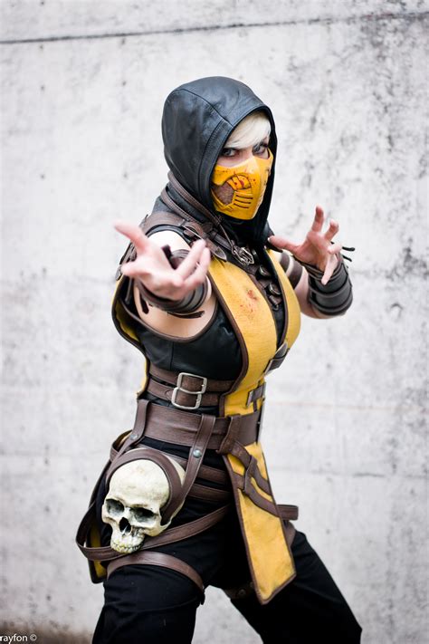 mc_bourbonnais_mkx_scorpion_cosplay_by_rayfon_01 - Marie-Claude Bourbonnais