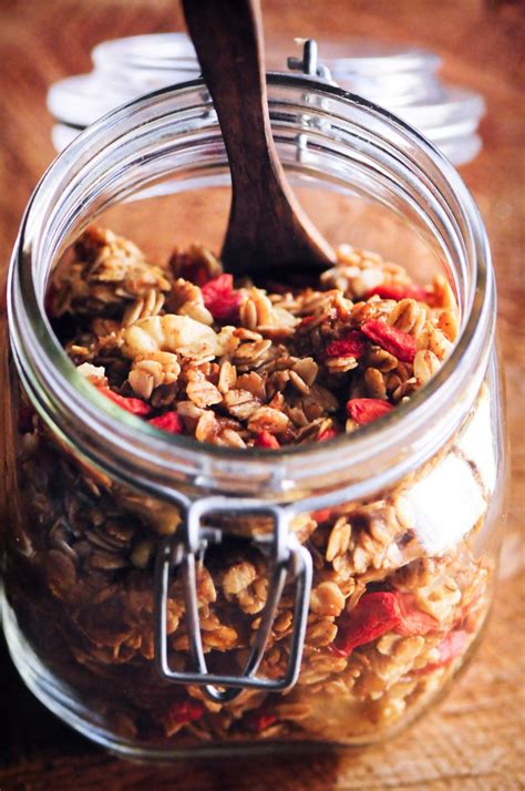 Maple Walnut Goji Berry Granola (Vegan, Gluten-Free) - This easy ...