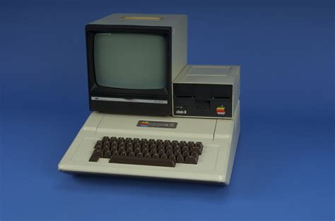 Apple Computer II Manual With Steve Jobs Signature Sold For $800,000 ...