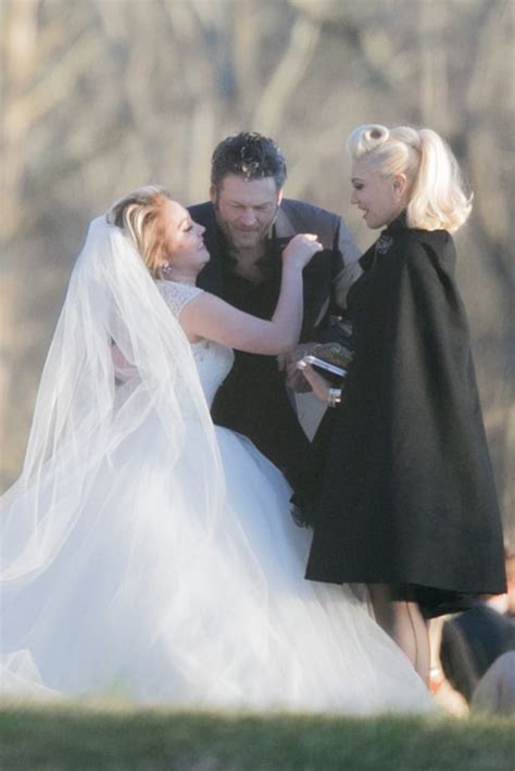 Gwen Stefani and Blake Shelton at RaeLynn's Wedding 2016 | POPSUGAR Celebrity Photo 34