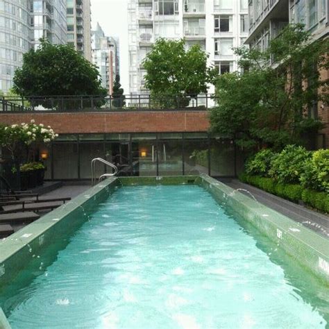 L'Hermitage Hotel reviews, photos - West End (Downtown) - Vancouver - GayCities Vancouver