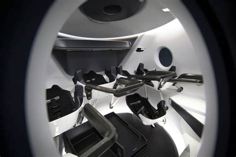 Here’s what the inside of SpaceX’s Dragon crew capsule looks like – BGR