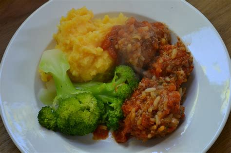 No Dairy, No Eggs, No Dramas: Slow cooker hedgehog meatballs