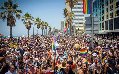 Ben Aquila's blog: Hundreds of thousands march in Tel Aviv Pride Parade