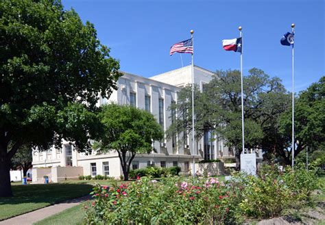 Falls County Courthouse Stock Photo - Download Image Now - iStock