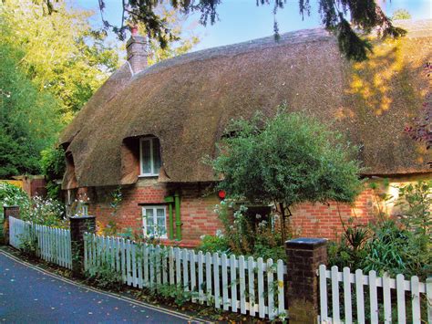 18 Gorgeous English Thatched Cottages – Britain and Britishness