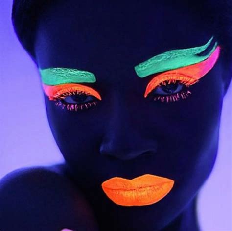 11 Glow-in-the-dark makeup looks that will totally mesmerize you – SheKnows