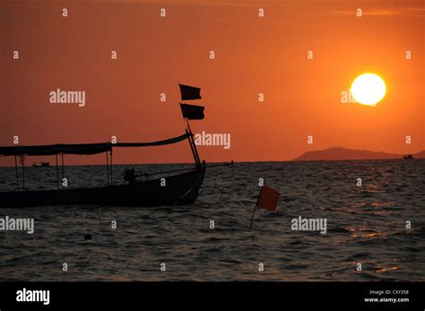 Cambodia beach sunset hi-res stock photography and images - Alamy