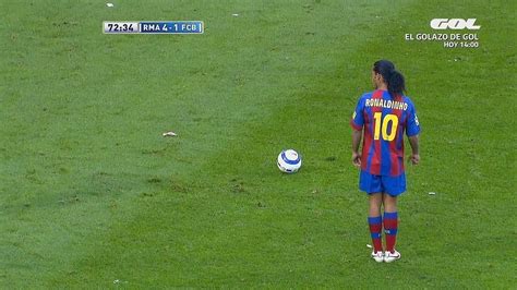 Ronaldinho: 14 Ridiculous Tricks That No One Expected - YouTube