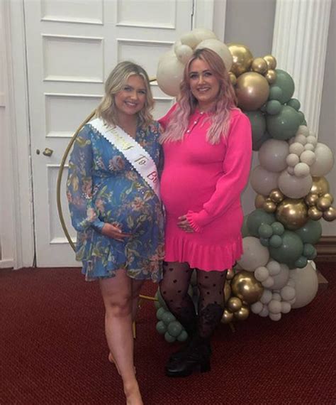 Gogglebox’s Ellie Warner shares rare picture of her growing baby bump - Heart