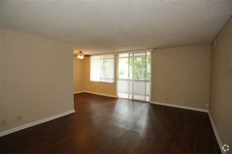 Woodland House Apartments - Apartments in Woodland Hills, CA ...