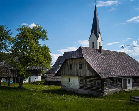 Old Fashioned Village House · Free Stock Photo