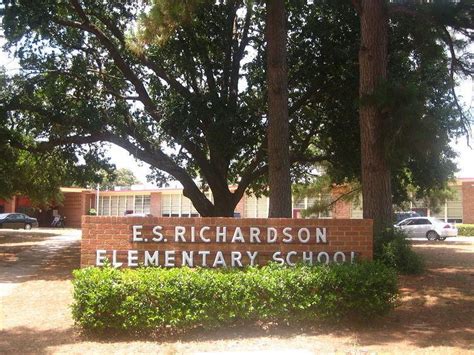 E.S. Richardson Elementary School - Alchetron, the free social encyclopedia