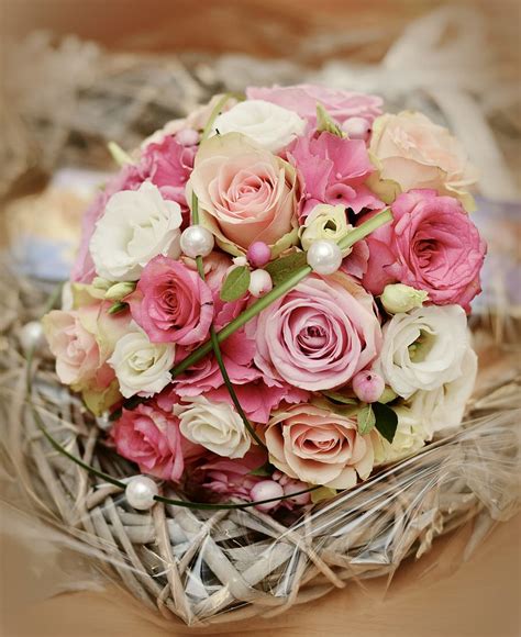 Wedding Bouquets White And Pink Roses / Lbt037 Elegant White Pink Rose ...