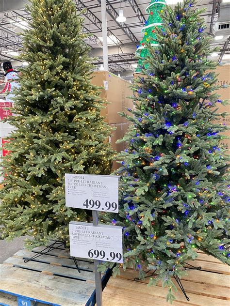 7.5 Foot Pre-Lit Christmas Tree at Costco | CostContessa