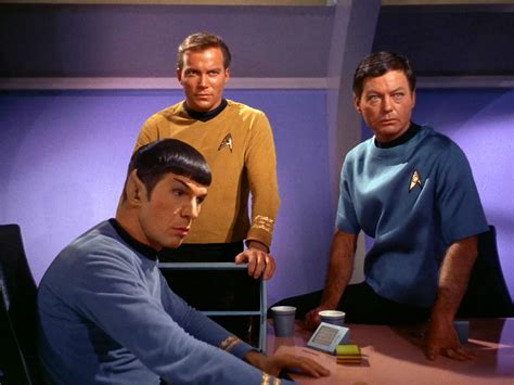 Star Trek: Why Kirk & Others Call McCoy 'Bones'