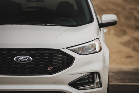 2019 Ford Edge ST: A performance standout - CNET