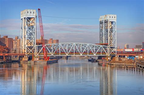 Bridges of Metro-North: The Harlem River Lift Bridge – I Ride The Harlem Line…